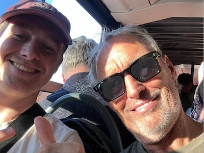 Na half jaar reizen door Zuid-Amerika vliegt Maurice door naar Boedapest, vader wacht hem op (en mee
