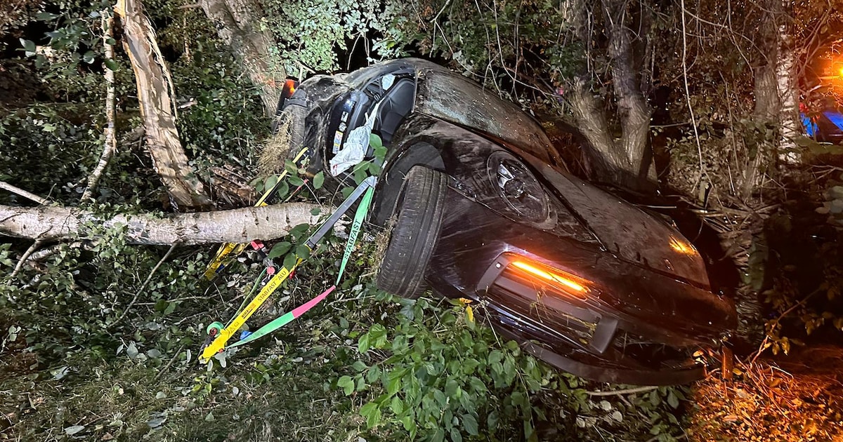 Twentse ondernemer (48) blijft weg bij strafzaak over zwaar Porsche-ongeluk, racete met 308 km/u naa