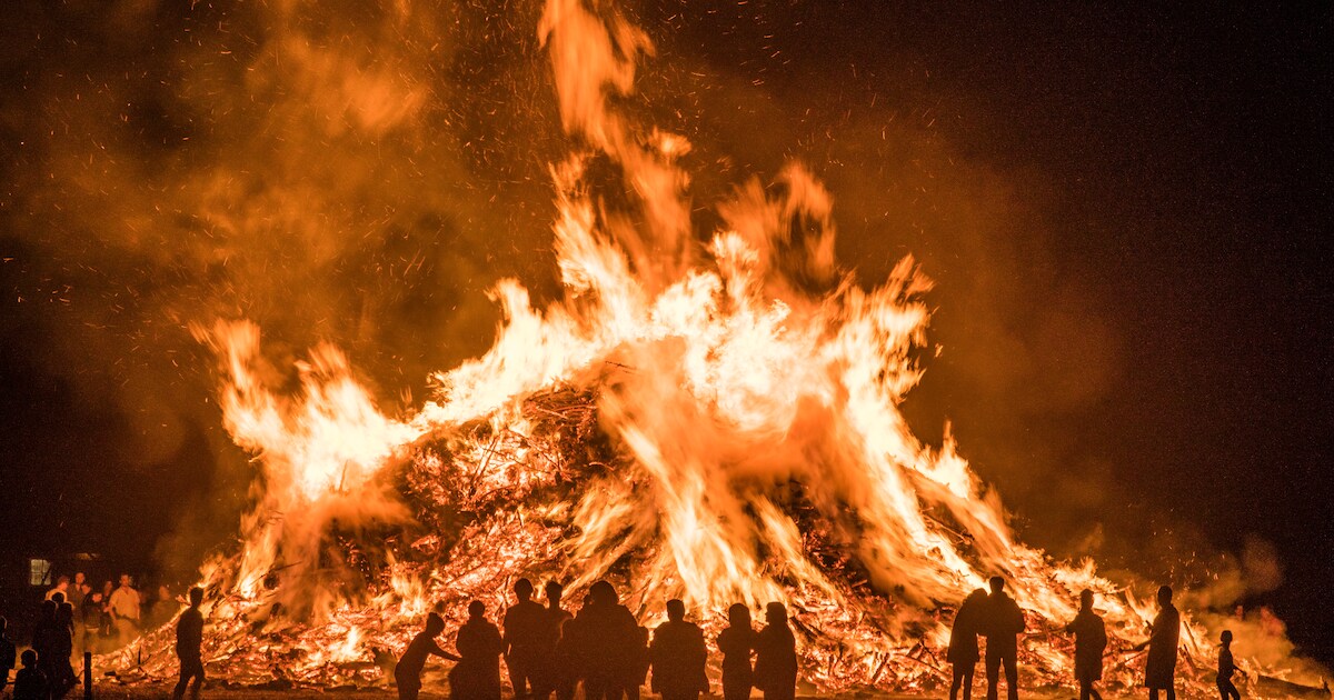 Op deze plekken in Twente en de Achterhoek brandt dit weekend een paasvuur