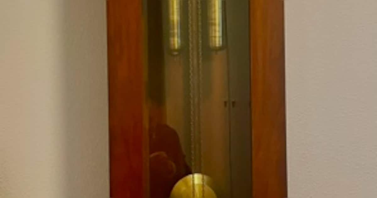 Ruim 100 jaar oude art deco klok aangeboden en spike verloren