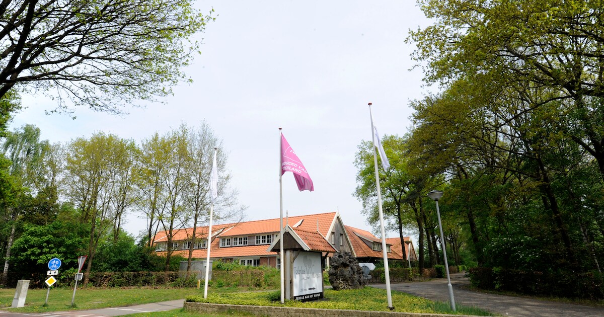 Gemeente Hellendoorn haalt bezem door De Tolplas