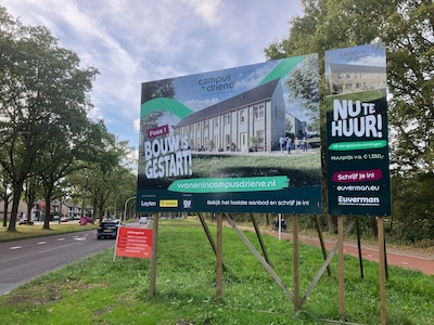 Buurman wil af van bouwbord, maar Hengelo vindt oproep tot inschrijven geen reclame