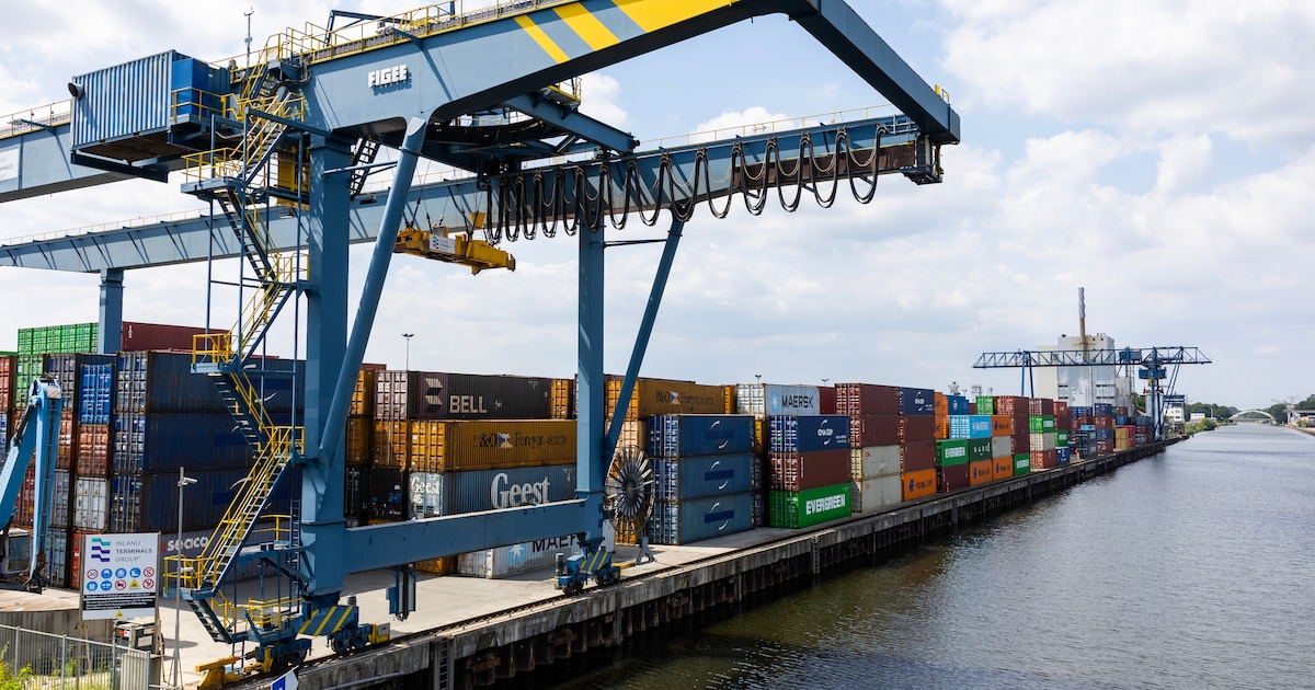 Twentse bedrijven overvallen door sluiting kanaal: 'Dit kost handenvol geld'