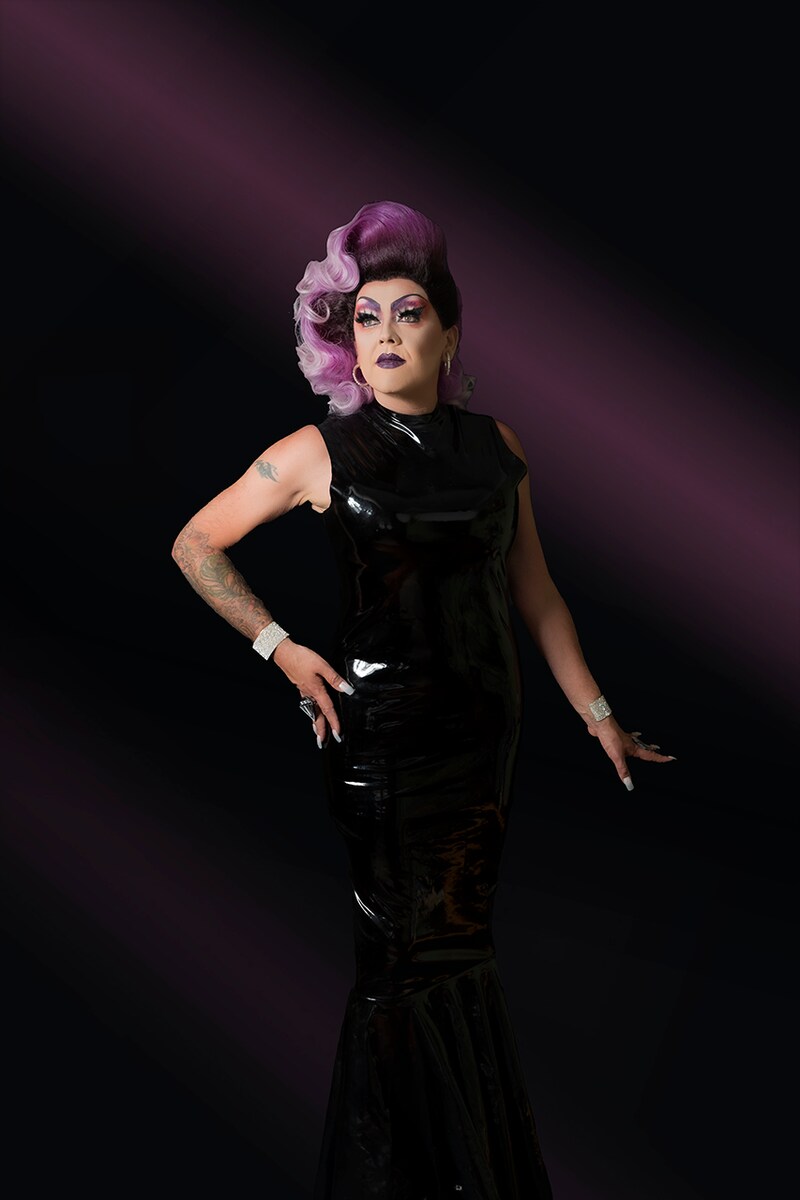 Enschedese dragqueen schittert in Chérie Chérie van The Dutch Drag ...
