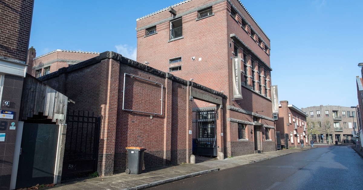 Almelo dreigt met dwangsommen van 1600 euro per dag, bij ‘illegale’ hotelopvang van ex-vluchtelingen