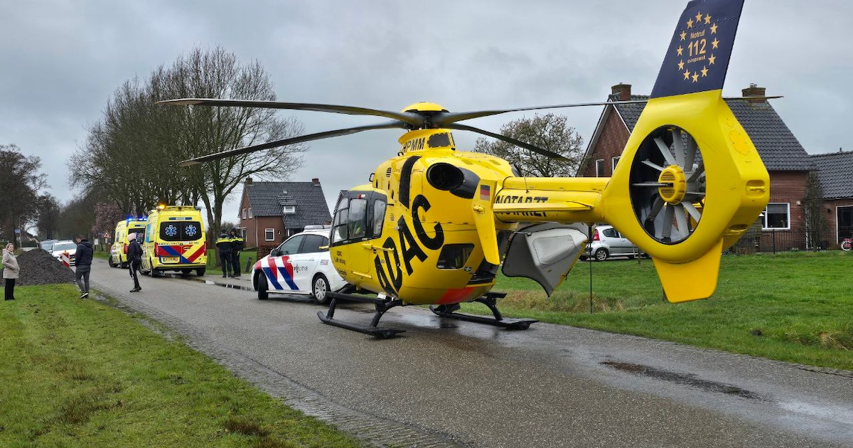 Vrouw valt hard van fiets in Den Ham, traumahelikopter landt midden op de weg | 112 nieuws Twenteran