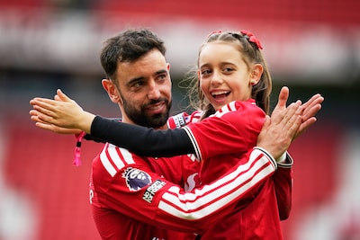 Bruno Fernandes verkozen tot beste speler in Premier League na recordaantal van 20 assists