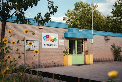 Enschede krijgt drie plekken speciaal voor jongeren in Twekkelerveld