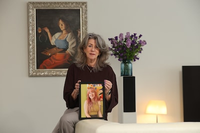 Moeder zoekt naar verloren schilderij van overleden dochter: ‘Als eerbetoon aan Nikki, forever 24’