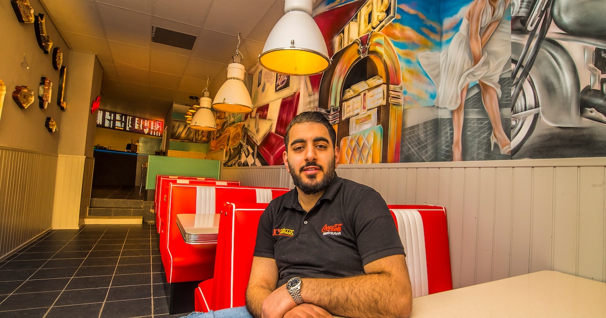 Lucas (23) opent in Haaksbergen zijn tweede hamburgerzaak: ‘Geef mij ...