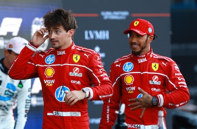 ‘Ze moeten minder praten, maar racen’: Ferrari-topman niet blij met houding Lewis Hamilton en Charles Leclerc