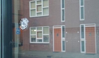 Woning beschoten in Enschede; bewoner heeft ‘geen idee waarom’