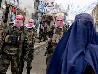 Afghaanse vrouwen over terreur Taliban: 'Mogen alleen naar buiten ...