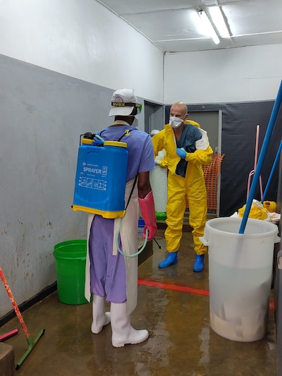 Oud-Hengeloër Ronald strijdt in Congo tegen dodelijkste ebola-uitbraak ooit