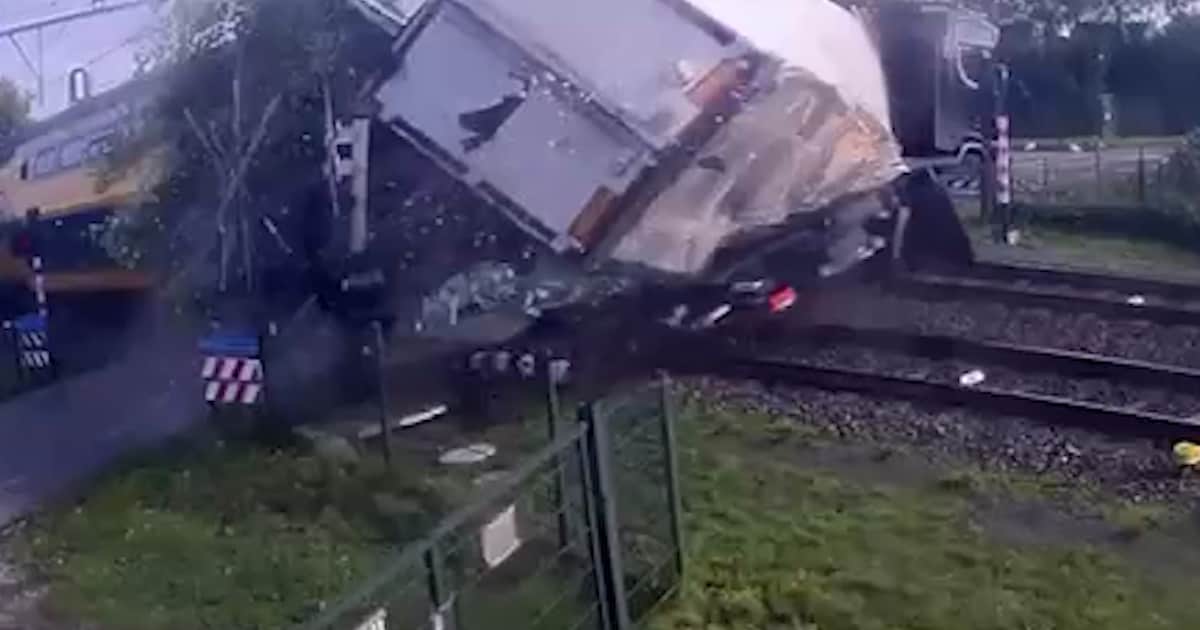 Week lang geen treinen tussen Geldermalsen en Den Bosch door aanrijding: ‘Een gigantische operatie’.