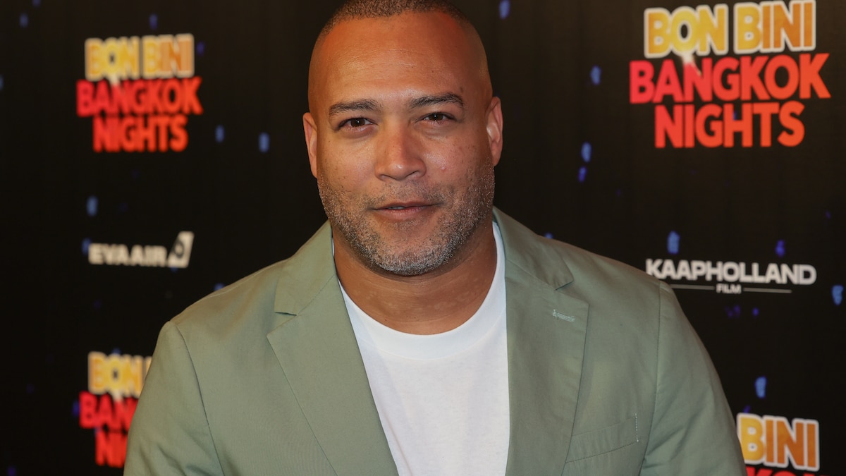 Everon Hooi tijdelijk vervangen in GTST na reisongeluk: 'Kijker gaat me  maanden moeten missen' | Show | tubantia.nl