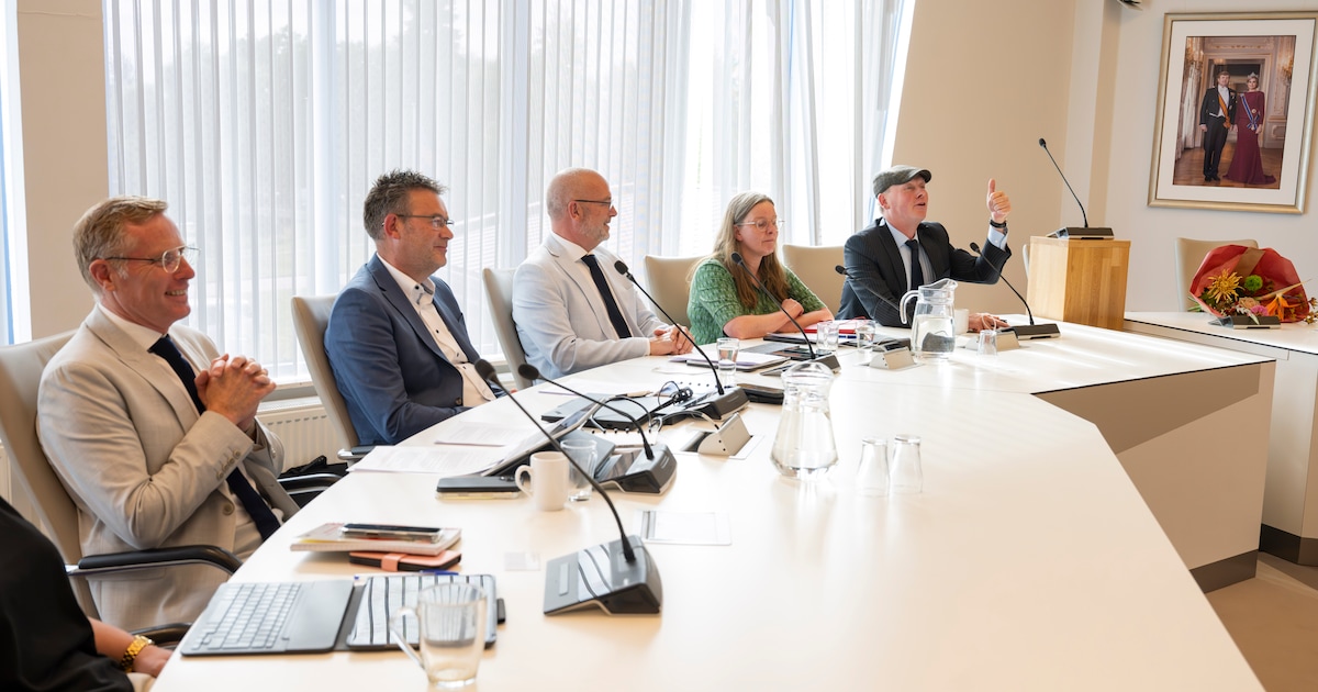 ‘Het openbaar bestuur verdient mensen van onbesproken gedrag, waar was goede screening van Koenderin