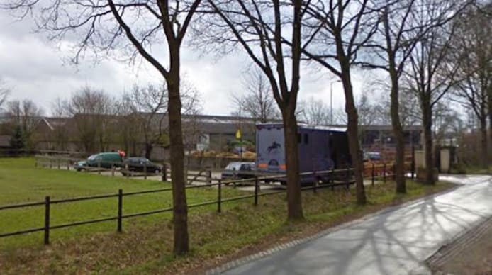 Manege De Hazelhorst in Den Ham gaat uitbreiden.