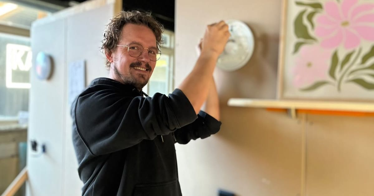 Nooit meer wachten tot die wandplank eindelijk hangt: Bram leert Doetinchemmers zelf klussen