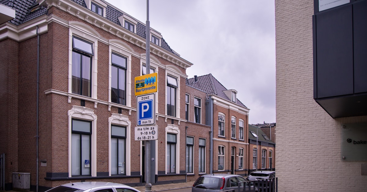 HR-adviseur neemt stiekem gesprekken met collega’s op en klaagt in mails: nu moet ze weg