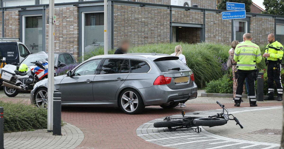 Fietser naar ziekenhuis na aanrijding met auto in Rijssen | Regio ...