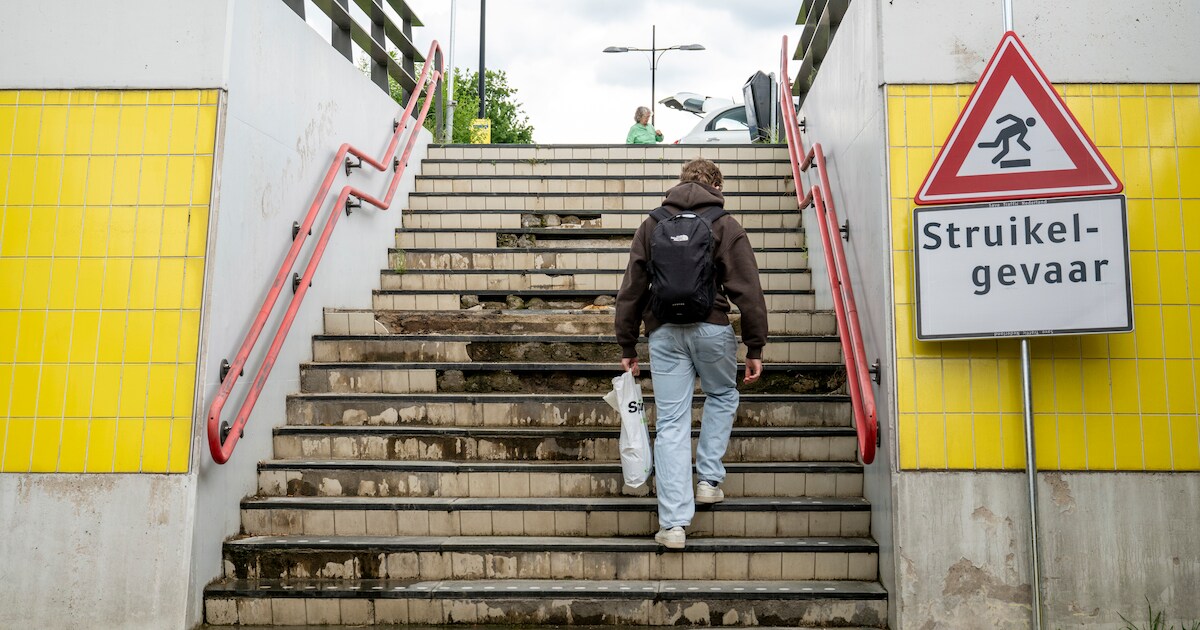 Trap bij station in Rijssen is gevaarlijk | Regio | Tubantia.nl