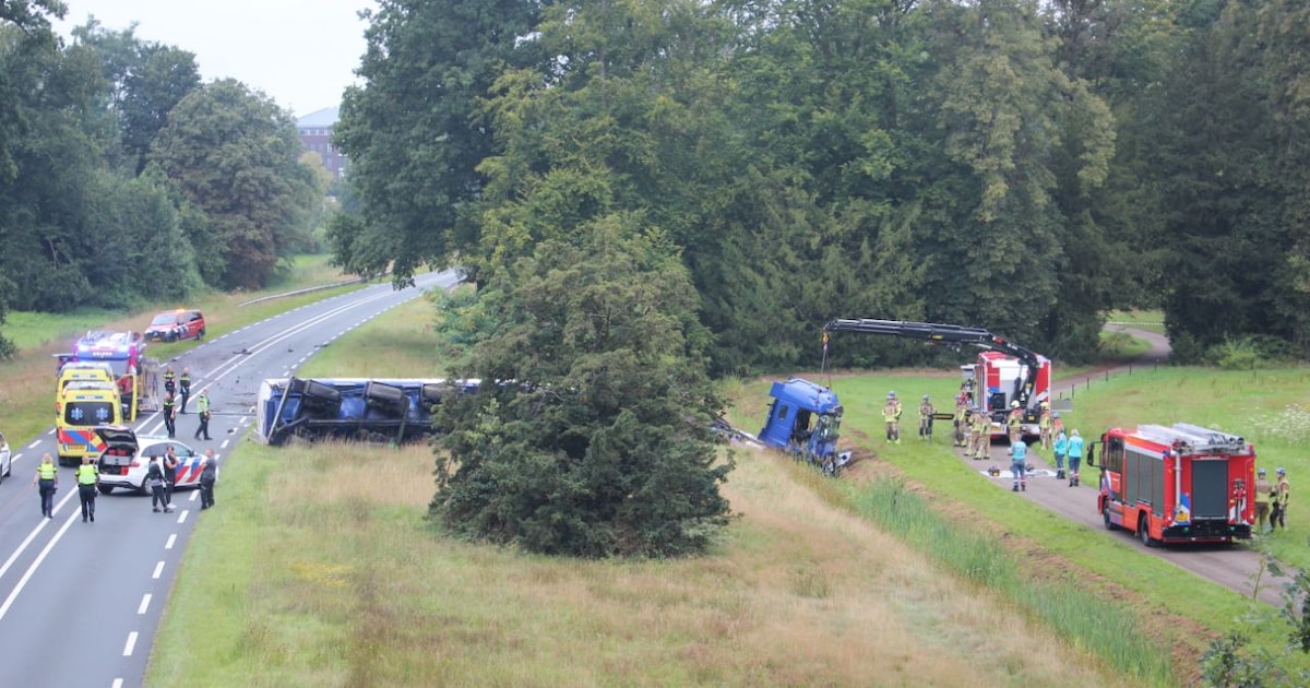 Chauffeur in shock na noodlottige botsing in Delden: ‘Dit is verschrikkelijk’.