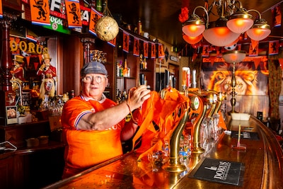 Café Dorus in Rijssen opent ’s nachts voor WK voetbal: wedstrijden om 04.00 uur toch op groot scherm