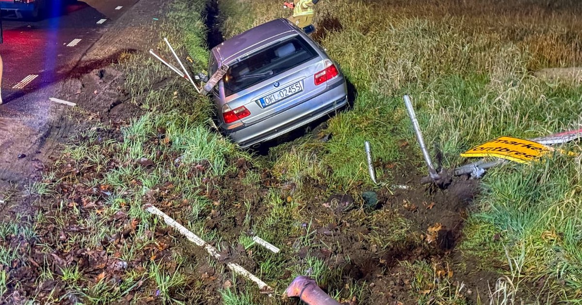 Geen geldig rijbewijs, wél achter het stuur: rit eindigt in de greppel