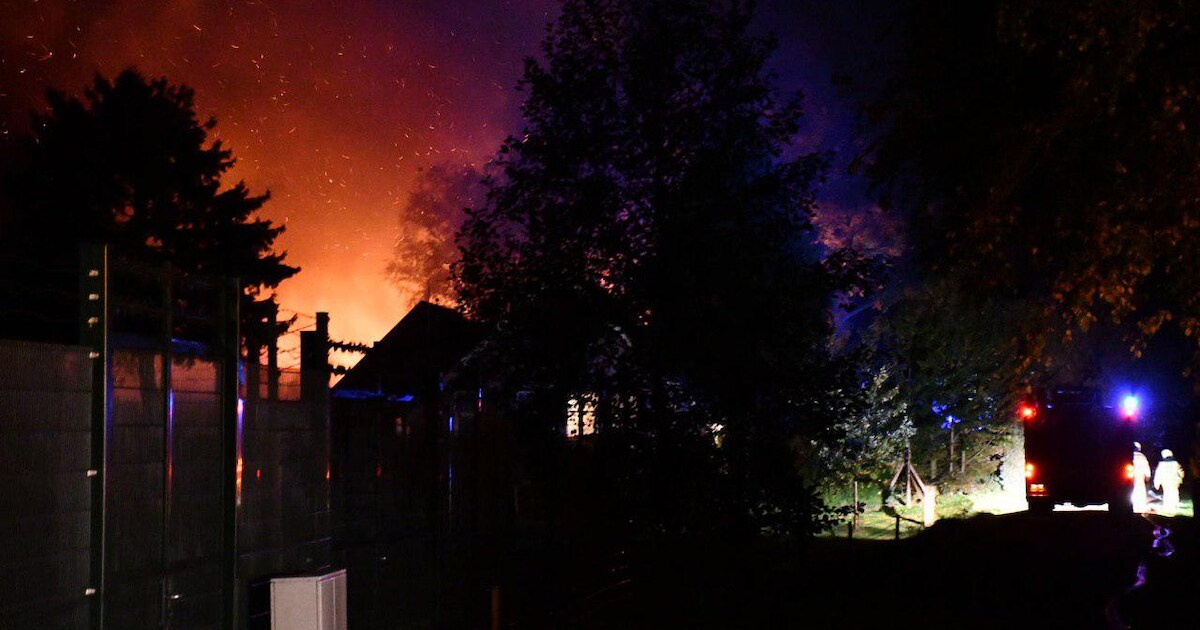 Brand verwoest schuur in Beerzerveld