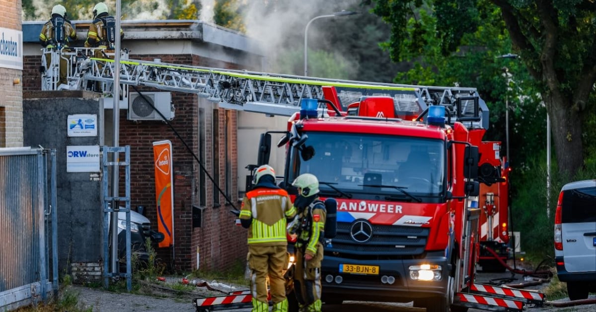 Grote brand in Enschede zorgt voor forse schade aan bedrijfspand
