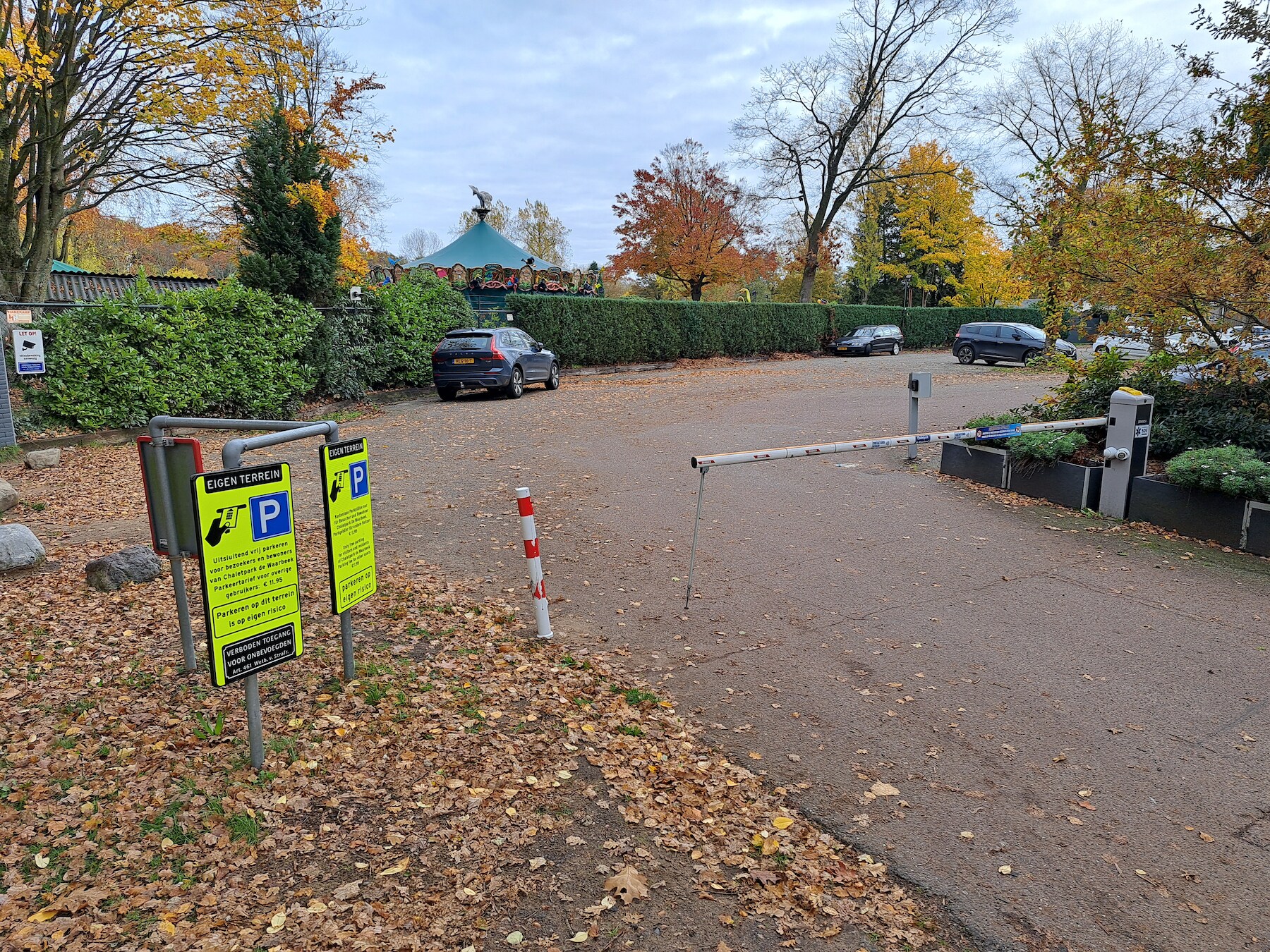Bewoner chaletpark in Hengelo filmt zichzelf met wapen, even later staat de politie voor de deur