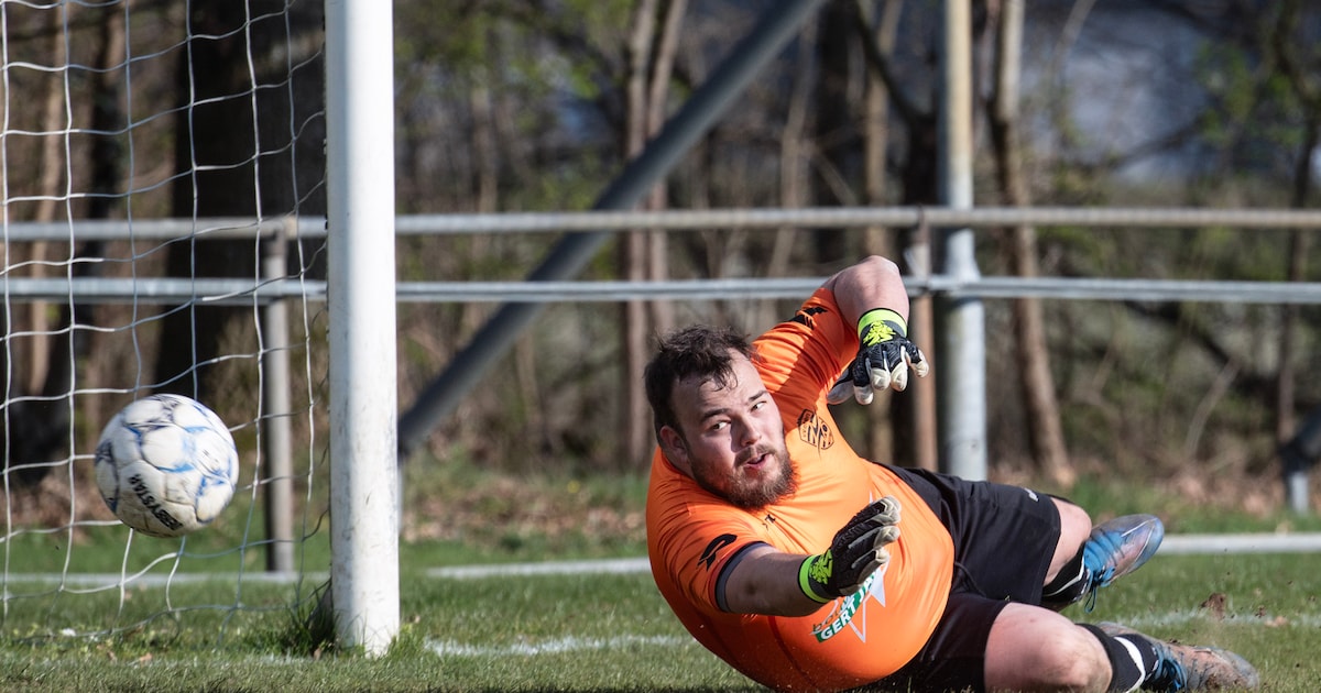 Een lager elftal of het eerste, het is Kay allemaal om het even: ‘Als ik maar keepen kan’