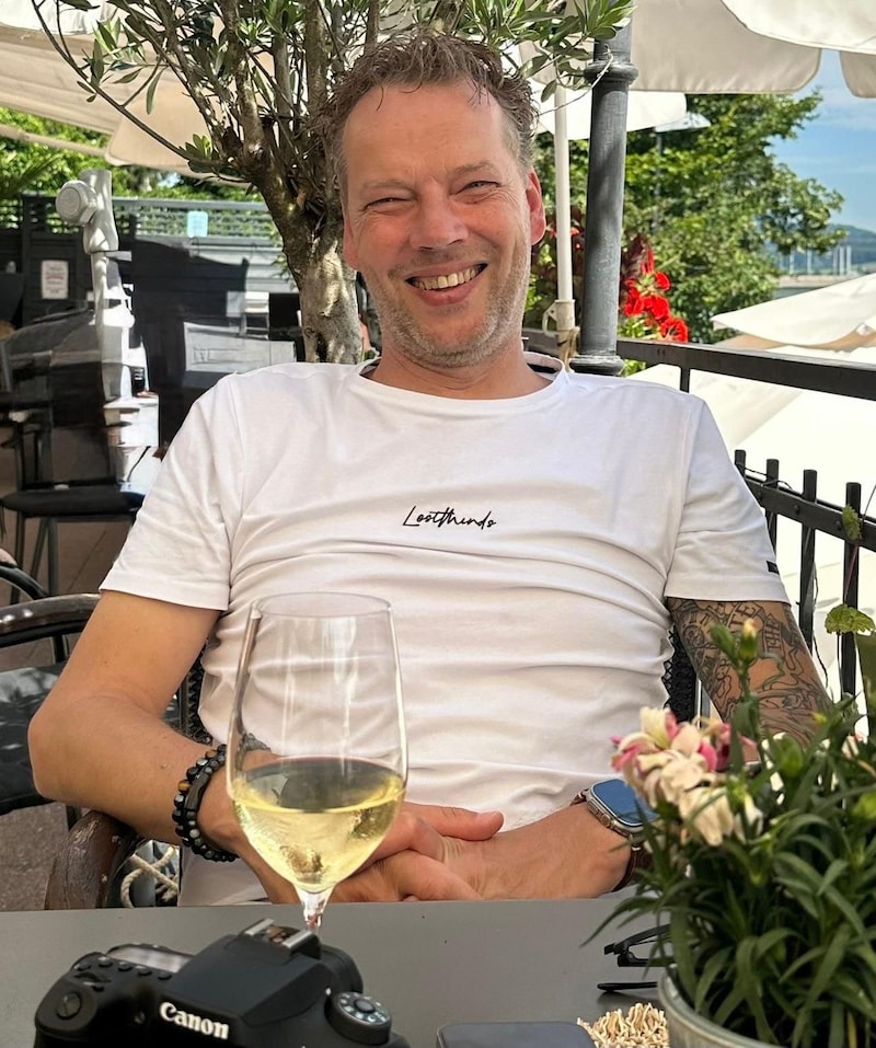 roy-tjonk-op-de-foto-zoals-zijn-vriendin-hem-liet-zien-in-de-rechtbank