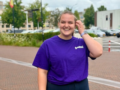 Hengelose Dewi (20): ‘Dacht dat ik iets verkeerd had gedaan toen de burgemeester belde’