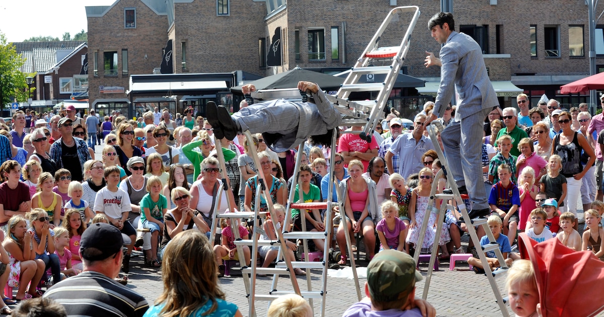 Bijzondere kraampjes, livemuziek en historie: braderie in Denekamp staat voor de deur