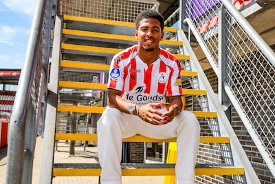 Shurandy Sambo wil dolgraag naar het WK met Curaçao: ‘Ik wil mijn oma zo graag trots maken’