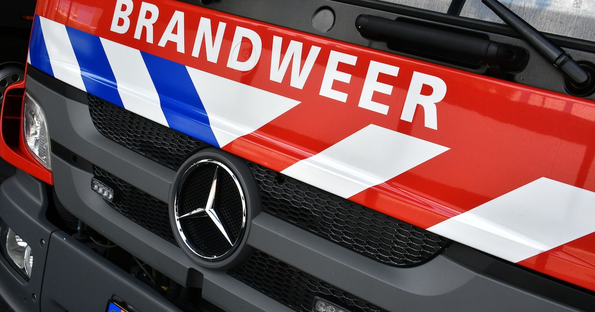 Voertuigbrand op Flierakkers in Vroomshoop