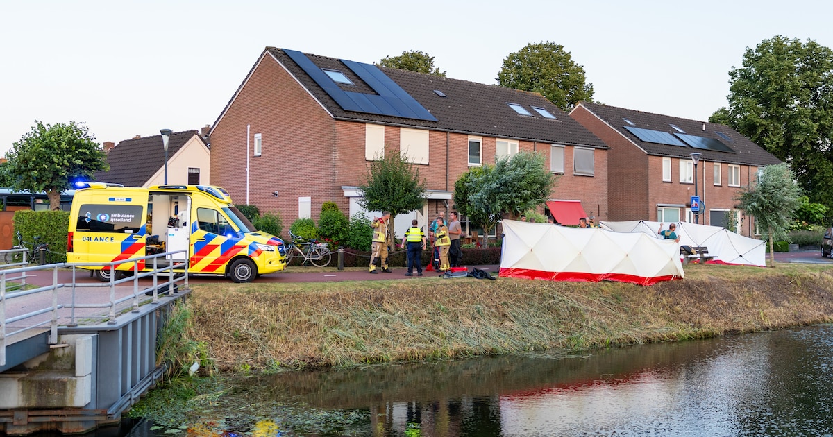 Drenkeling uit kanaal gehaald in Lemelerveld en gereanimeerd