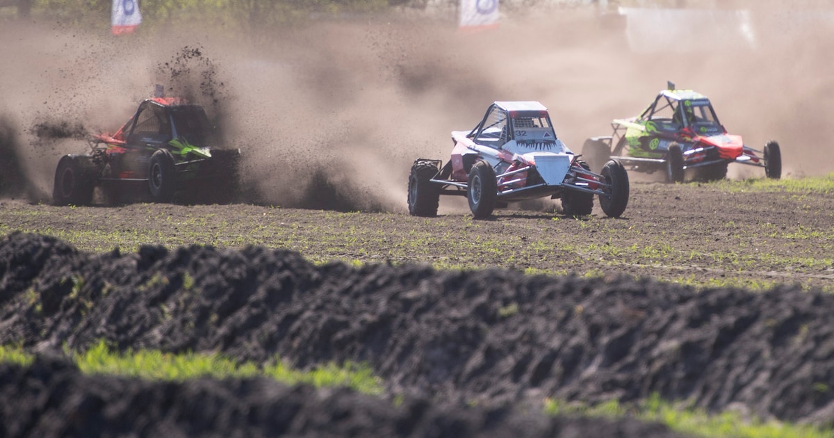 Meer dan 200 coureurs strijden om de punten tijdens NK Autocross in Reutum