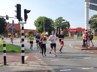 Singelloop 2026: mijd op deze momenten de Enschedese singels met de auto