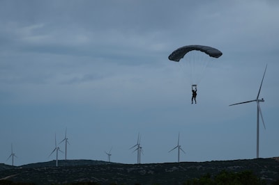 Man (21) overleden bij parachutesprong in Frankrijk