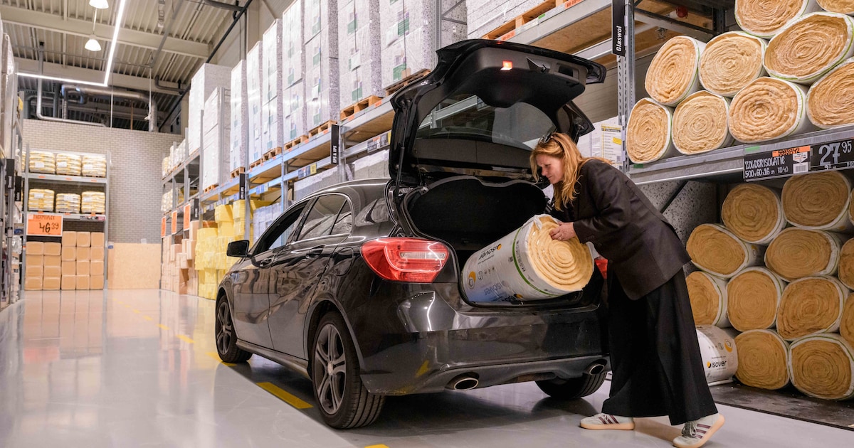 Enschede heeft de grootste overdekte drive-in van bouwgigant Hornbach, wij rijden er alvast doorheen