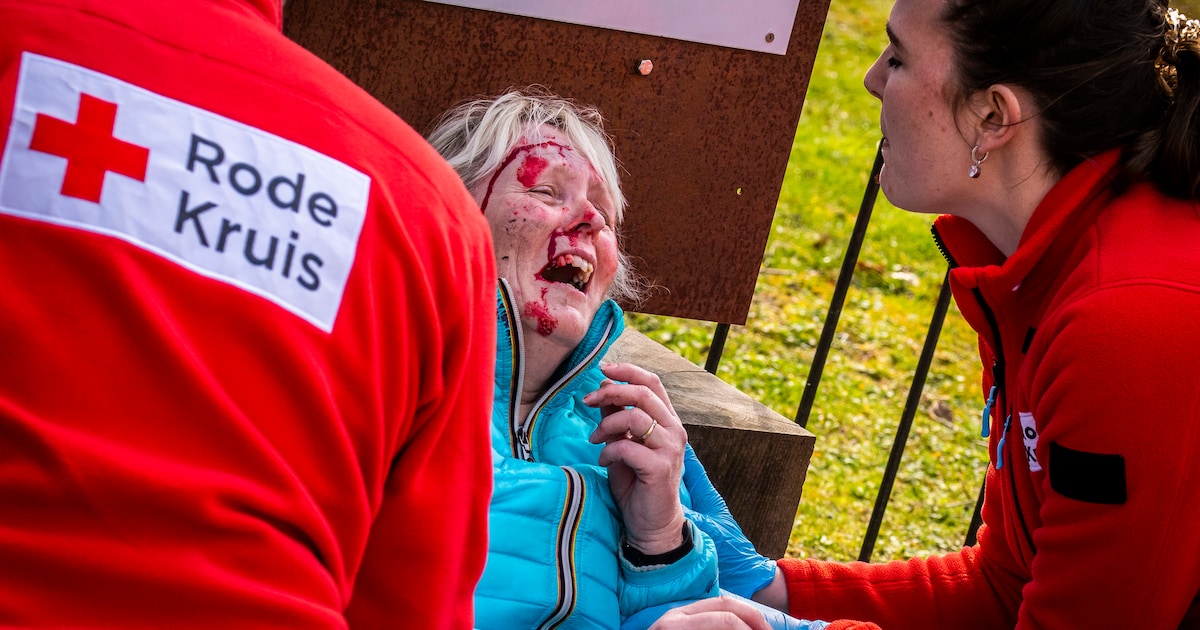 ‘Grootschalige bijstandsoefening’ van het Rode Kruis in Hertme ...