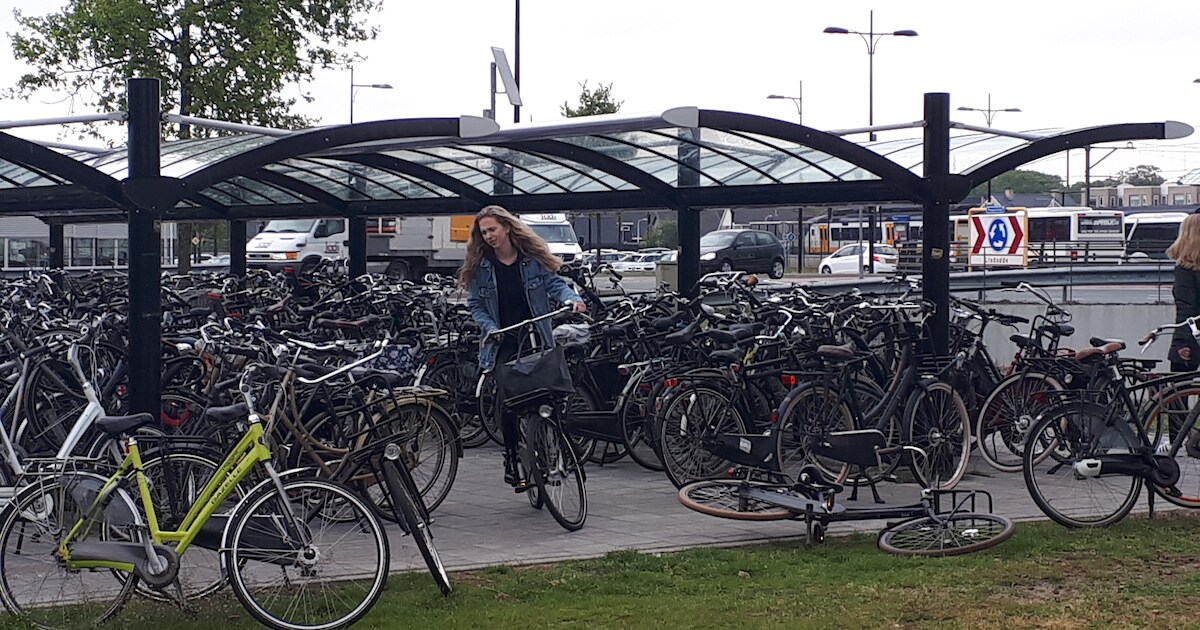 Honderd extra fietsplaatsen bij station Rijssen | Regio | Tubantia.nl