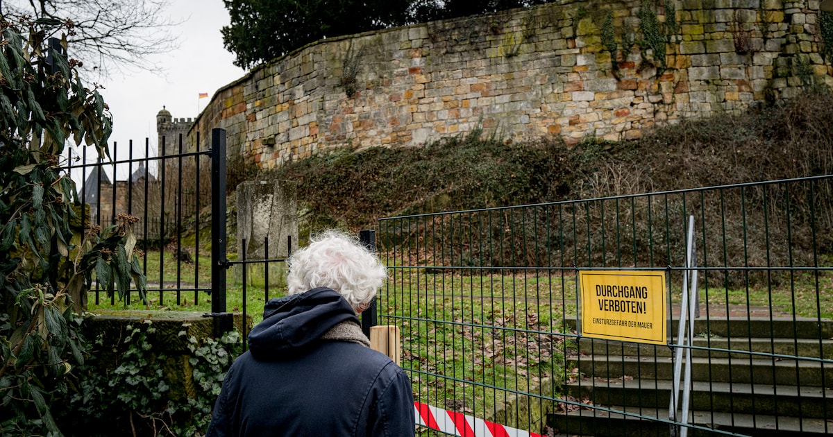 Instortingsgevaar: burcht in Bad Bentheim afgesloten met hekken