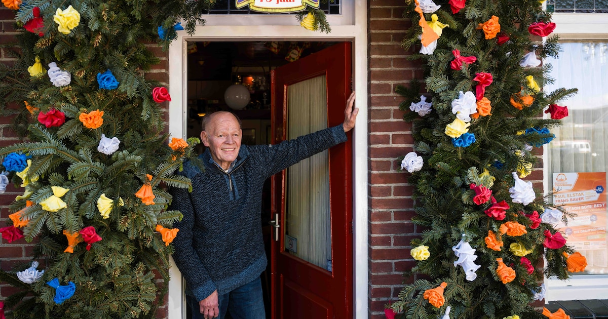 Een leven achter de bar: Hans viert 75 jaar in het café dat zijn thuis is