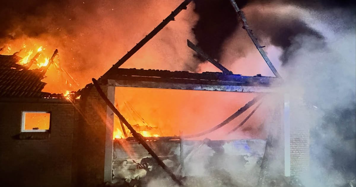 Uitslaande brand verwoest bijgebouw in Beuningen