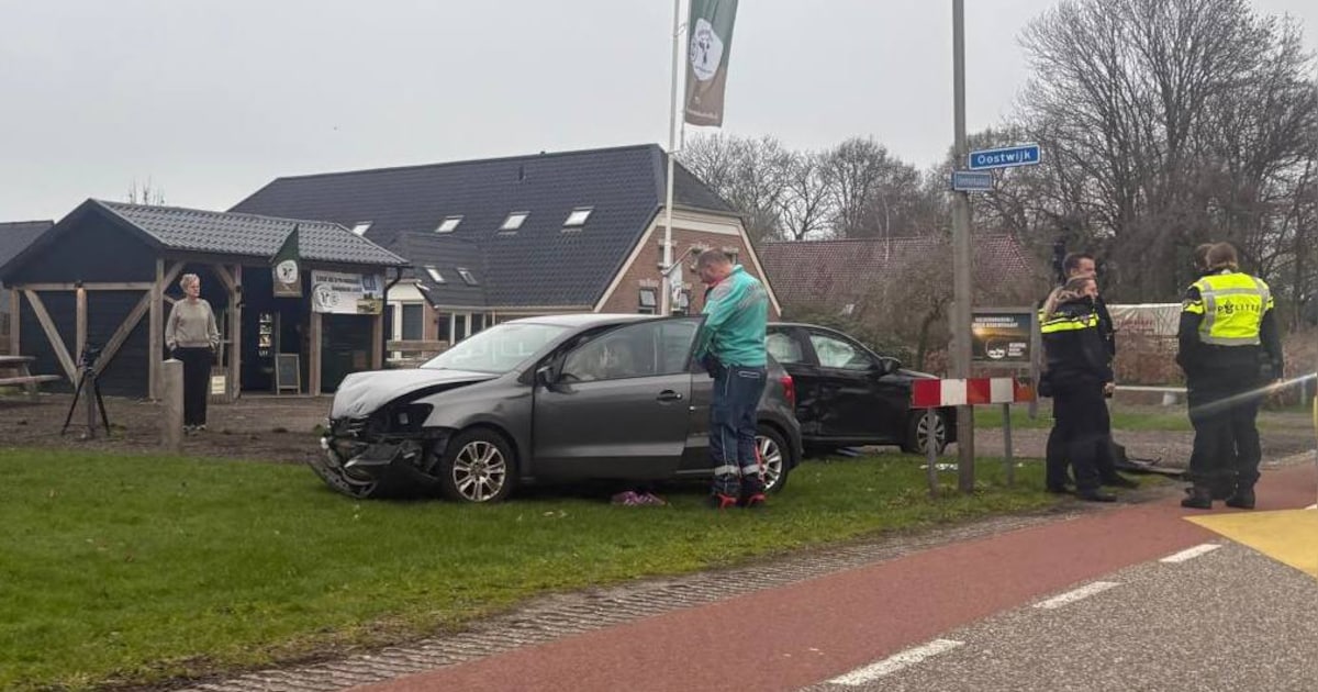 Flinke schade bij botsing op kruising in Dedemsvaart