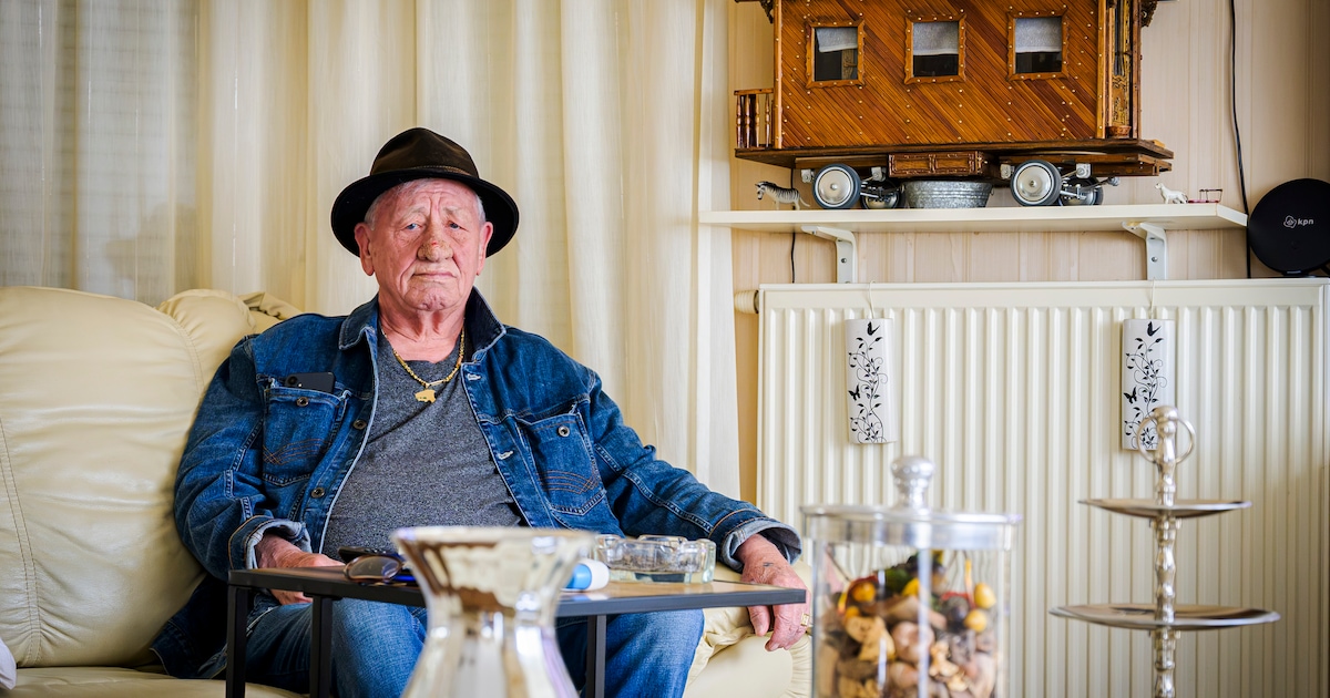 Een kijkje achter de voordeur van woonwagenbewoner Hans (77) uit Oldenzaal: ‘Hier ben ik het gelukki